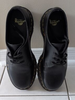 Dr. Martens like-new Bex Black Leather Platform Lace-Up Shoes